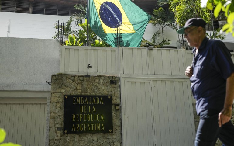 Governo brasileiro deixará custódia da embaixada argentina na Venezuela