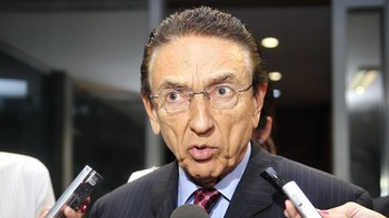Lobão: país tem sobra de energia para garantir fornecimento em momentos difíceis
