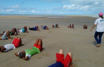 Dependentes químicos exercitam o corpo e a mente na luta contra as drogas