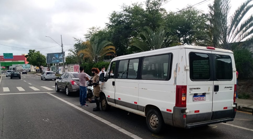 Motociclista fica ferido após colidir com carro na Zona Sul de Aracaju / Foto: Foto: SMTT/Divulgação