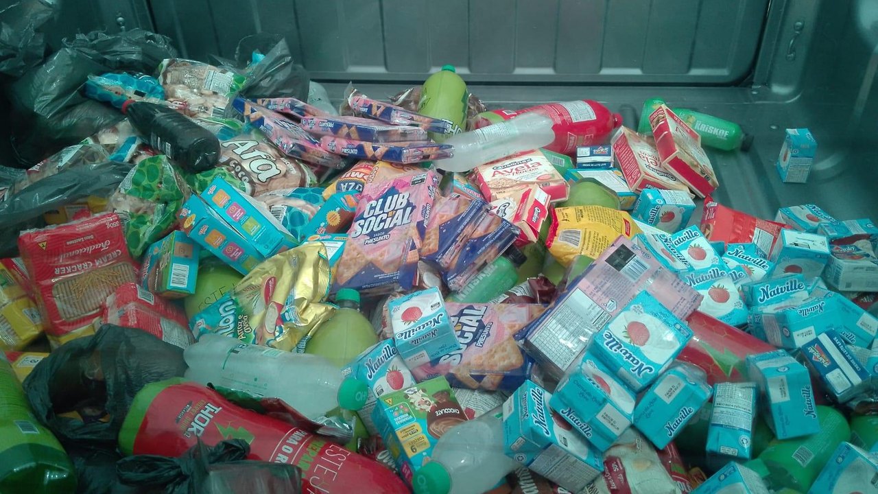 Vigilância Sanitária apreende 300 kg de alimentos estragados na Levada
