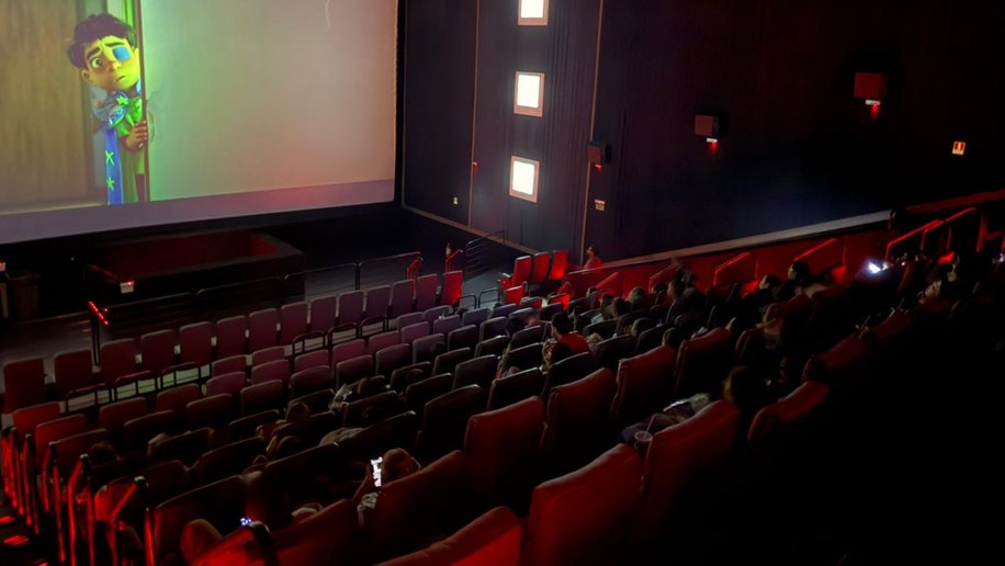 APAE promove sessão de cinema inclusiva com o filme Elio no Cinesystem Maceió