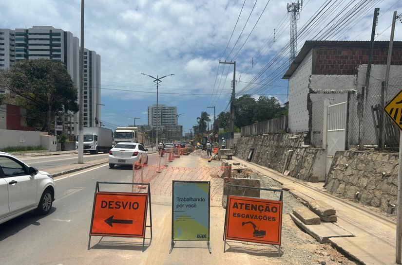 BRK realiza obra de ampliação da rede coletora de esgoto no Litoral Norte de Maceió