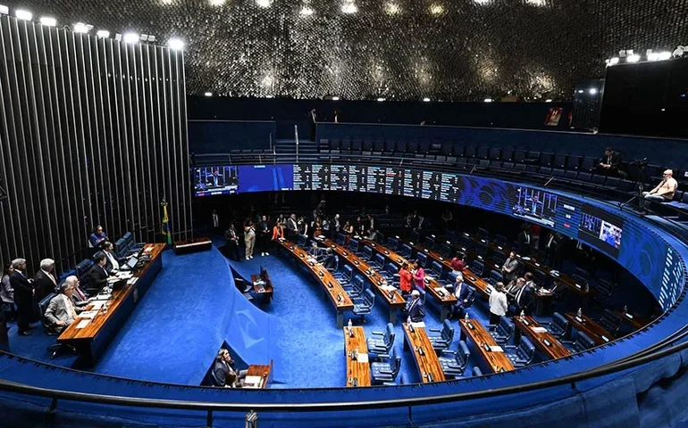 'OAB da Medicina' avança no Senado e impõe derrota ao governo