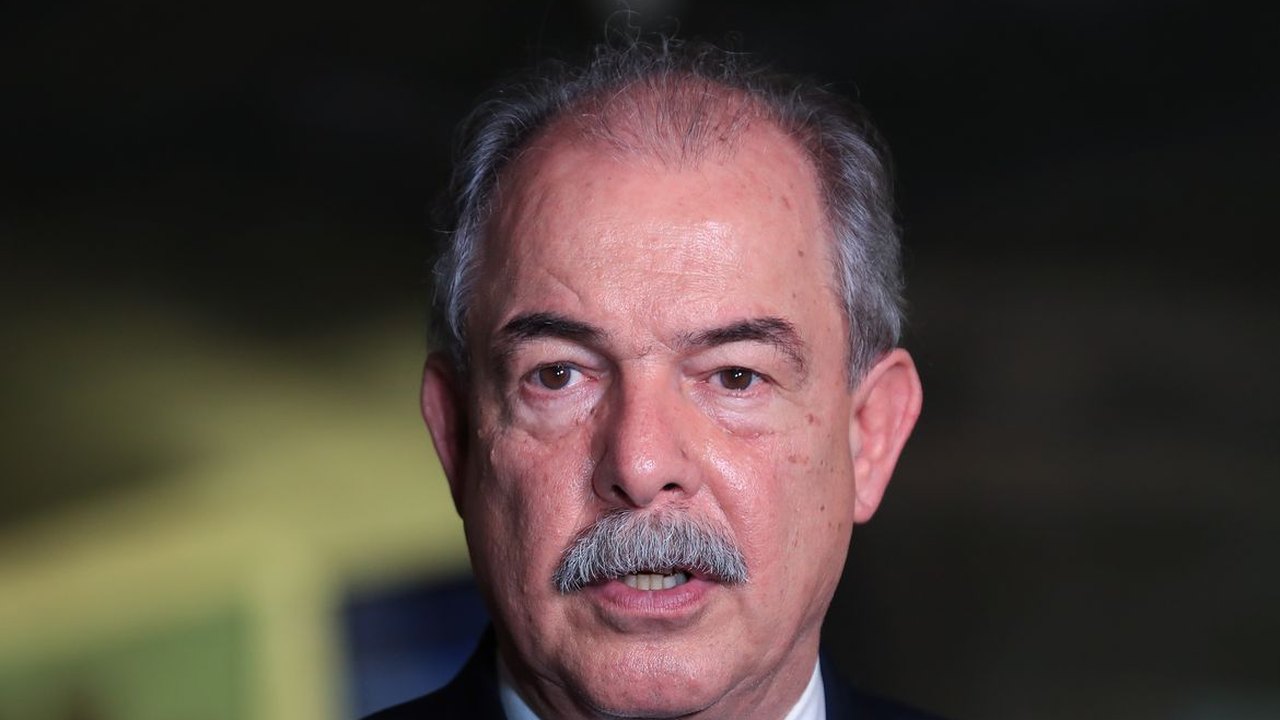 Tarifaço: BNDES vai “entrar forte” no apoio a empresas, diz Mercadante