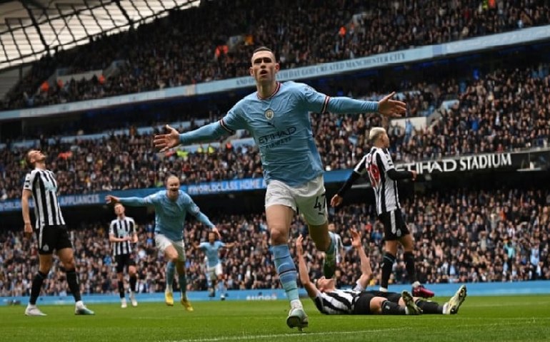 City vence Newcastle e segue na caça ao líder Arsenal no Campeonato Inglês