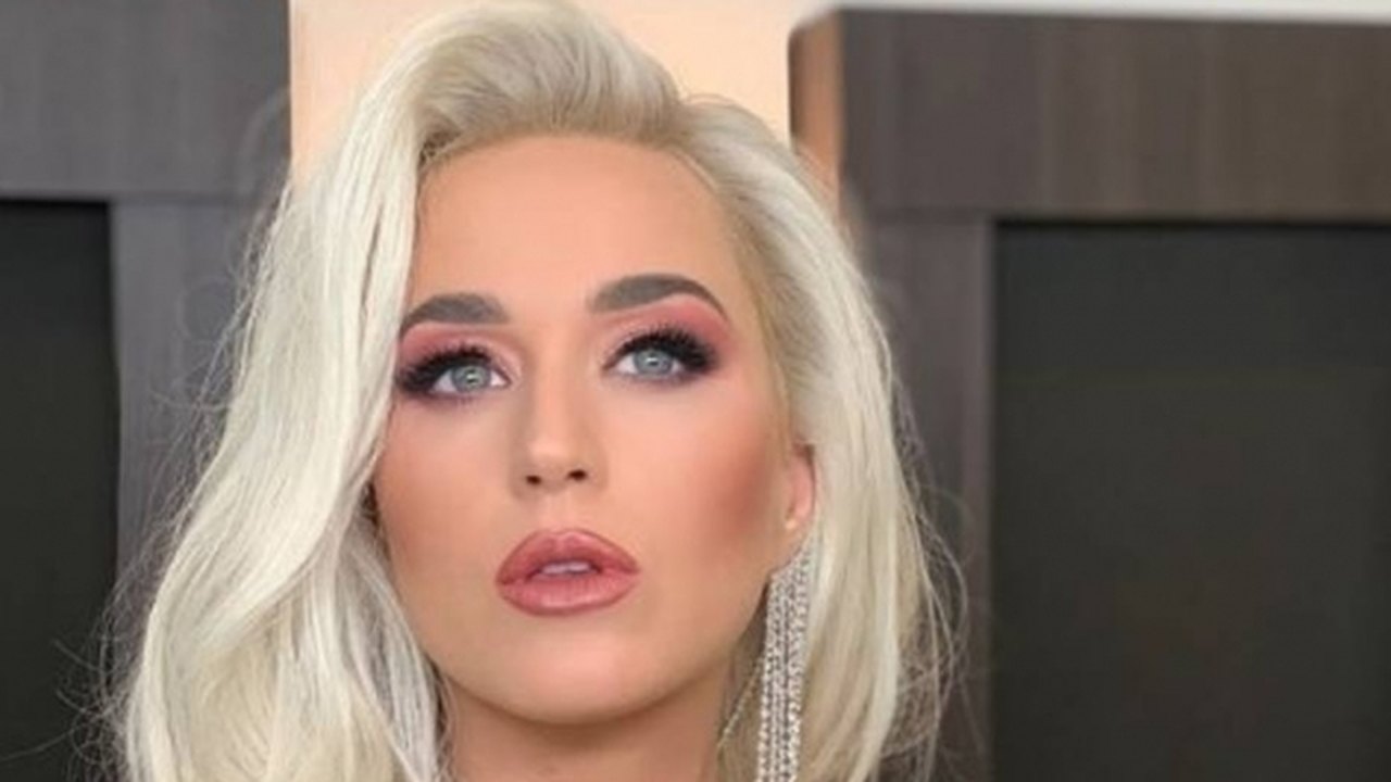 Gravidez e pandemia do coronavírus fazem Katy Perry adiar casamento novamente