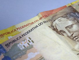 Prefeitura de Maceió antecipa pagamento de salários e injeta mais de R$ 140 milhões na economia