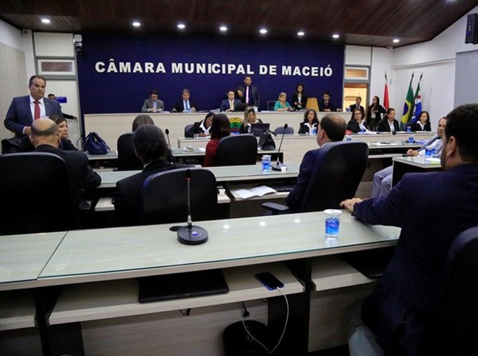 Vereadores derrubam vetos às emendas impositivas no Orçamento de Maceió