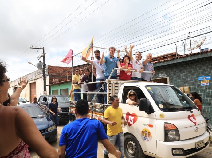 Deputado Marx Beltrão participa de carreatas em Maragogi e Japaratinga