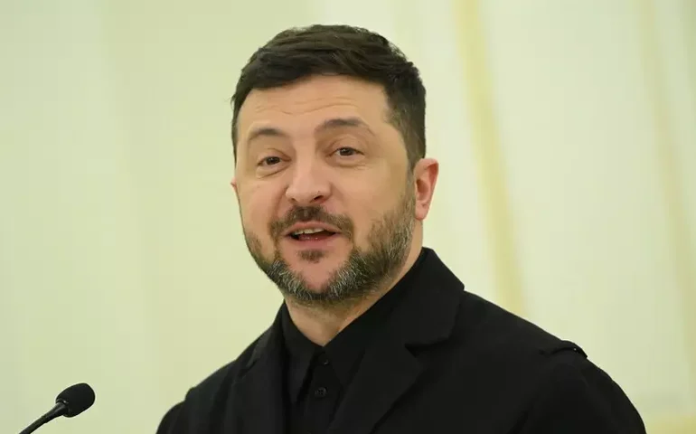 Zelensky anuncia preparativos para nova reunião trilateral com EUA e Rússia