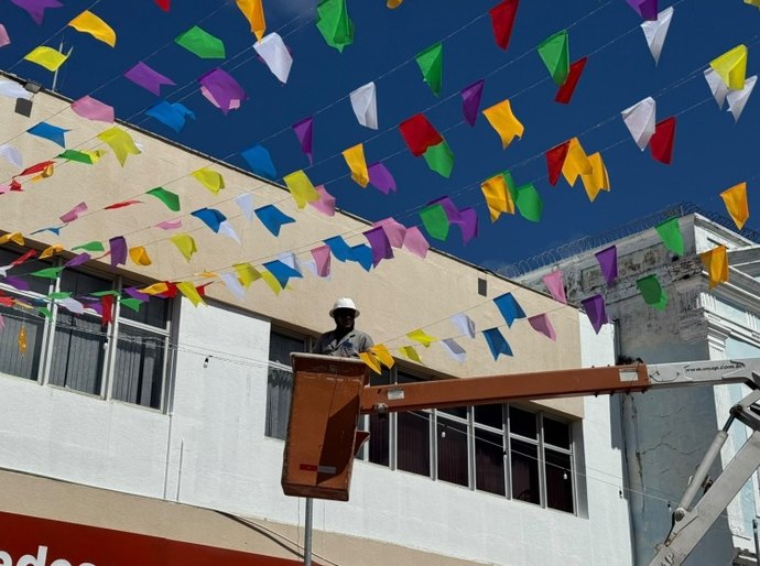 Segurança Cidadã reforça proteção das instalações elétricas e decoração junina no Jaraguá