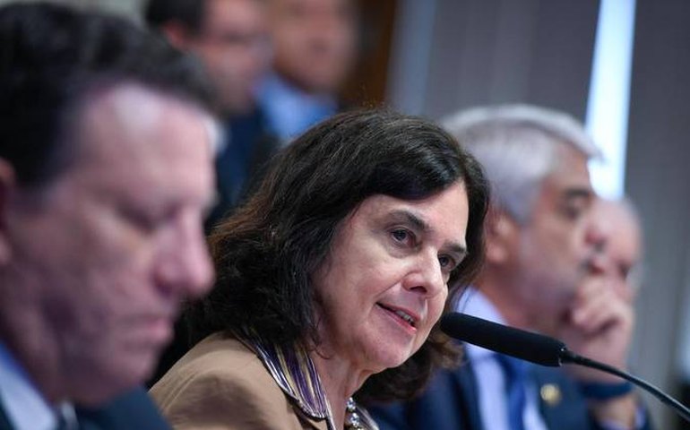 PEC da Transição permitiu a retomada do SUS, diz ministra da Saúde