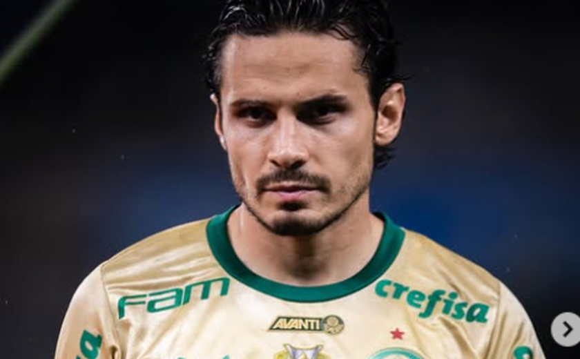 Raphael Veiga festeja fase vitoriosa do Palmeiras antes do Mundial: 'Cada vez mais preparado'