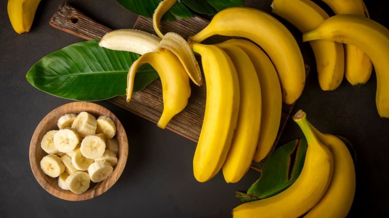 10 benefícios da banana para a saúde e como consumi-la