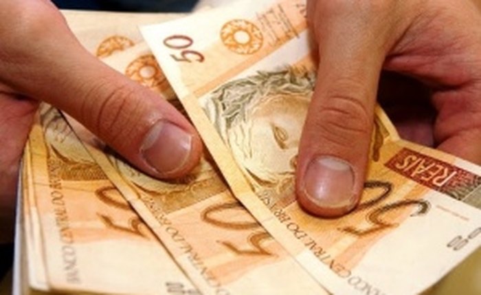 Dinheiro servirá para tirar brasileiro da lista de dívidas