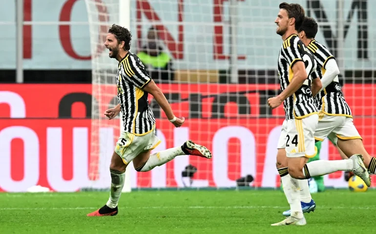 Juventus aproveita expulsão, ganha do Milan por 1 a 0 e entra na briga pelo título italiano