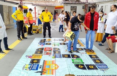 Educadores do DMTT realizam ação na Sociedade Pestalozzi