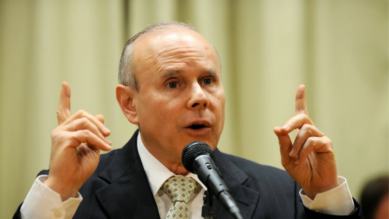 Não há crise da meia-idade dos Brics, diz Mantega