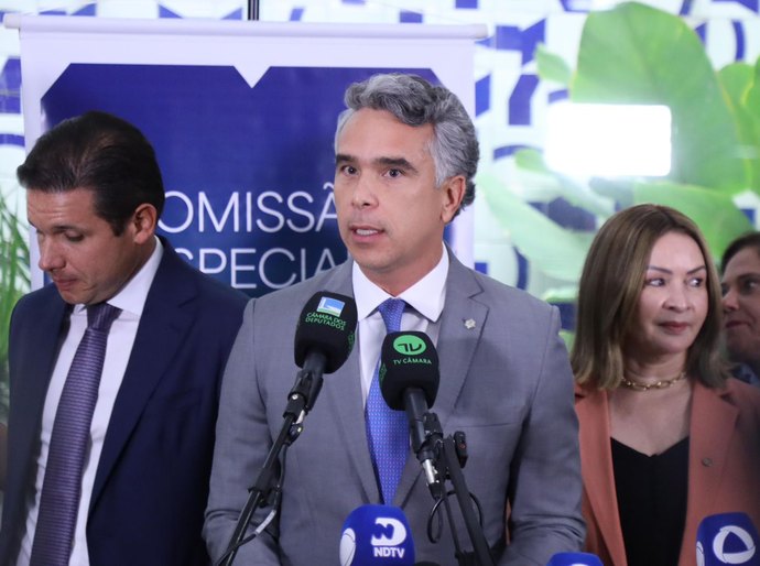 Rafael Brito é escolhido relator do Sistema Nacional de Educação