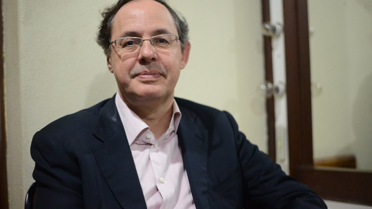 ‘Guedes se desmoralizou por completo’, diz Eduardo Giannetti