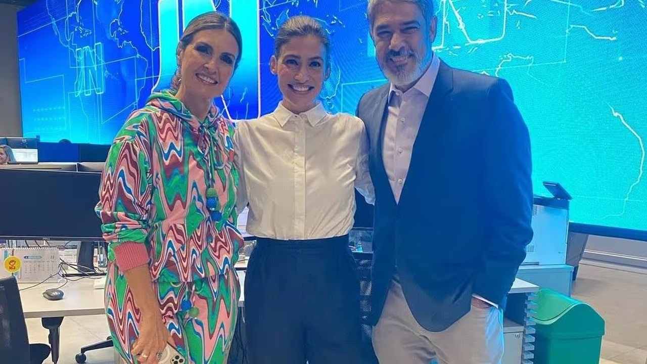 William Bonner e Renata Vasconcellos recebem visita de Fátima Bernardes no 'JN'