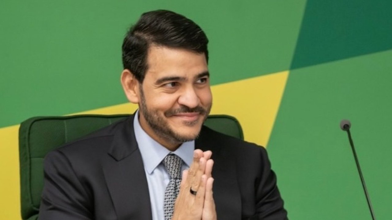 Messias rebate discurso de Flávio em evento evangélico: 'Não é dia de comício e as pessoas vão julgar'