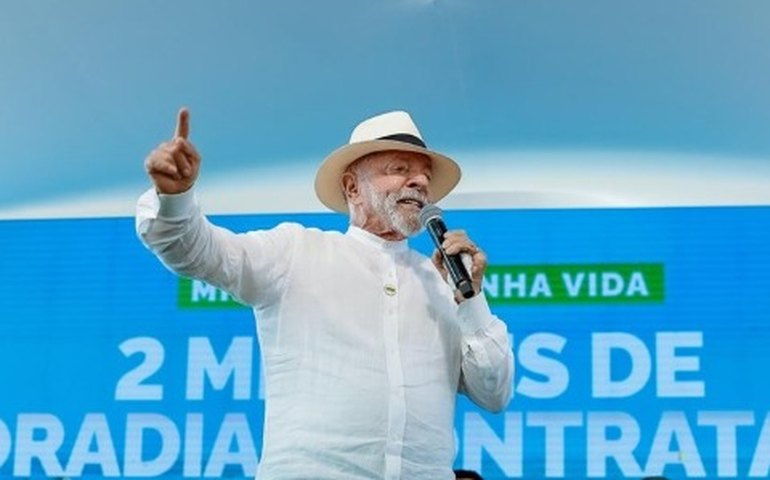 Lula afirma que Brasil está aberto a acordos sobre terras raras, mas exige transformação local