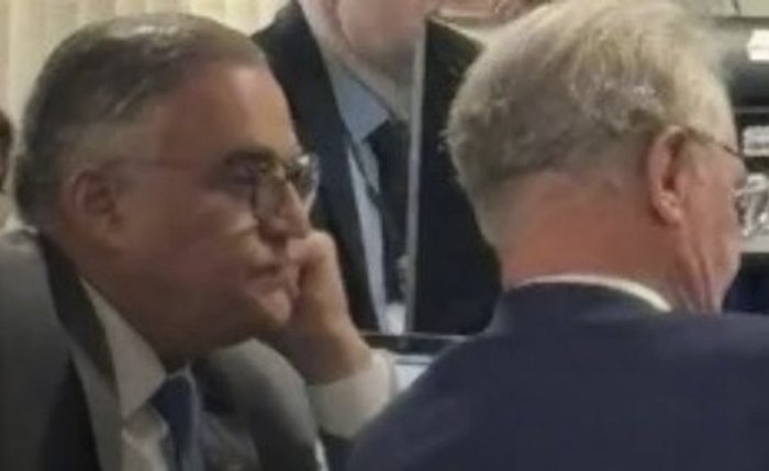 O senador Renan Calheiros e o ex-deputado João Caldas juntos na sabatina de Marluce Caldas