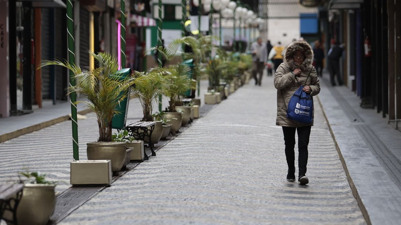 Rio vai do frio de 12,8°C na Serra ao calor de 38°C na capital