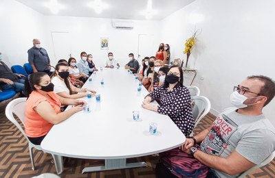 Júlio Cezar dá posse a novos membros do Conselho Municipal de Saúde de Palmeira