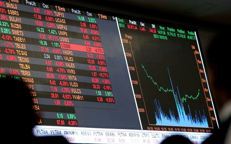 Bolsas despencam após reação da china a Trump; dólar vai a R$ 5,83