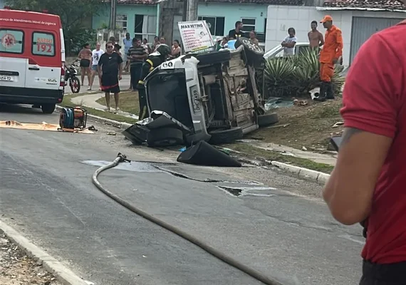 Capotamento em Rio Largo deixa uma pessoa ferida no dia de Natal