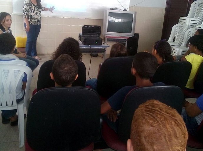Creas alerta estudantes sobre prejuízos do trabalho infantil