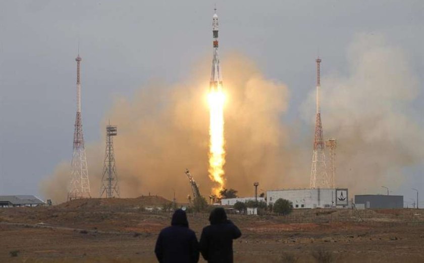 Nave russa Soyuz MS-02 é lançada rumo à Estação Espacial