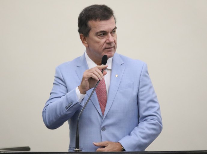 Ronaldo Medeiros comemora melhor resultado da história de Alagoas no Ideb