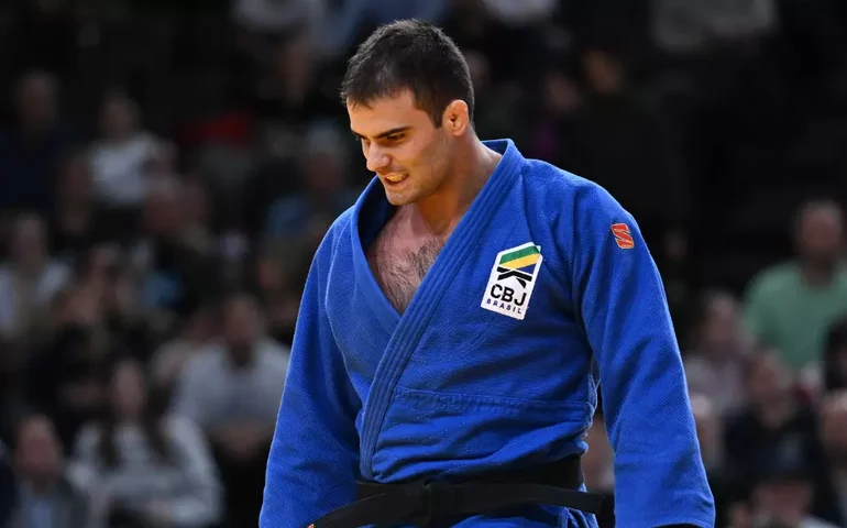 Rafael Macedo perde disputa do bronze e Brasil fica sem medalhas no Grand Slam de Paris de judô