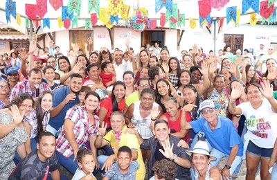 Prefeito Theobaldo Cintra comemora o Dia do Leite com a população em Major Izidoro 