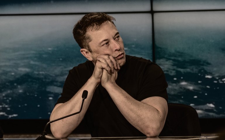 Musk faz oferta para comprar restante das ações do Twitter, a US$ 54,20 por papel