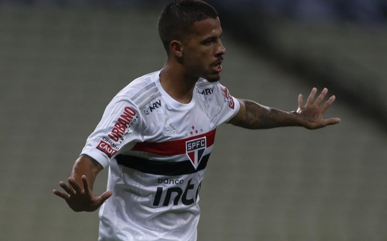 Diego Costa passa por procedimento no joelho e não treina com grupo do São Paulo