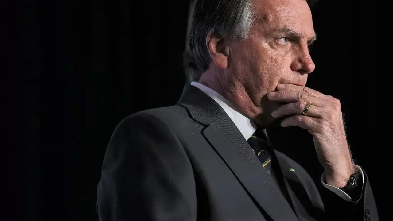 CGU derruba sigilo de cartão de vacinação do ex-presidente Bolsonaro