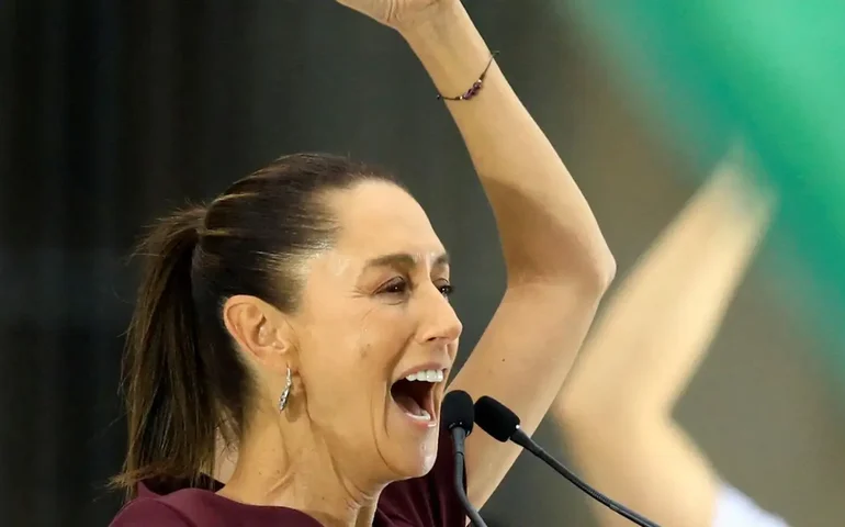 Proposta nos EUA de taxar remessas é inaceitável e inconstitucional, diz presidente do México