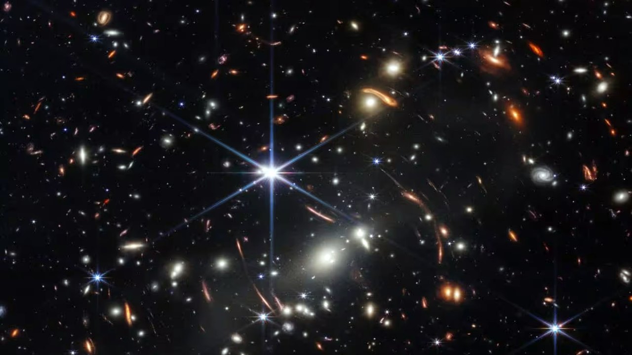 Megaexplosão cósmica é detectada por rede internacional de telescópios