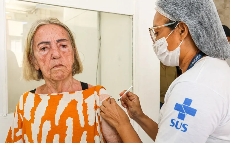 Servidores e usuários do Ipaseal são vacinados contra influenza