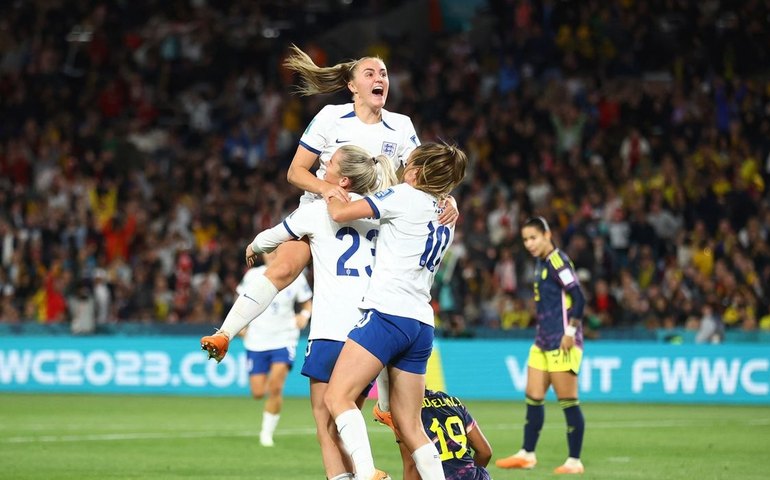 Inglaterra elimina Colômbia e pega anfitriã Austrália na semi da Copa