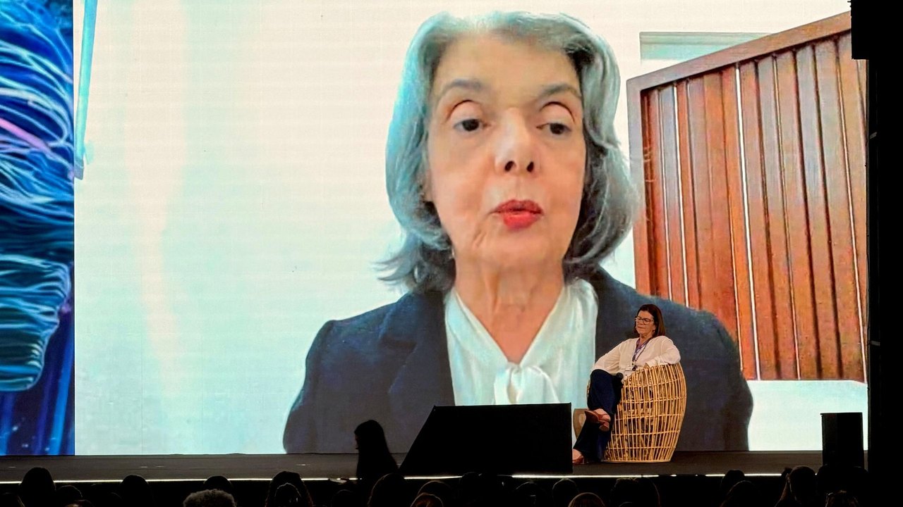 Cármen Lúcia diz que Rio é vítima da violência e defende união para fortalecer democracia