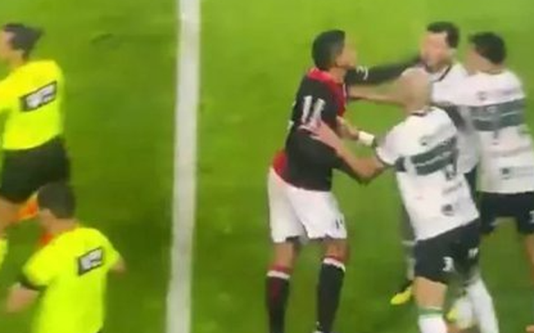 Lateral do Coritiba pede justiça após levar tapa no rosto: 'Agredido por esse covarde'