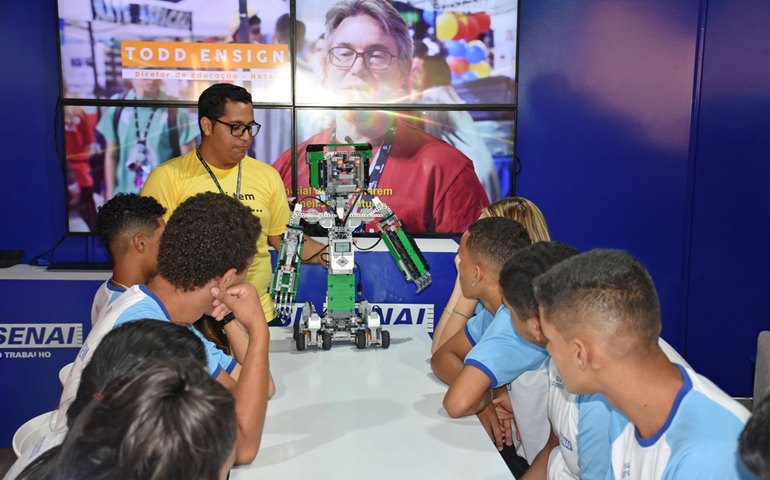 Sesi e Senai levam experiências inovadoras ao público da Bienal do Livro