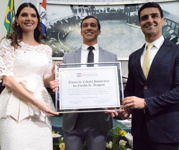 Marina Cândia recebe o título de Cidadã Honorária de Alagoas