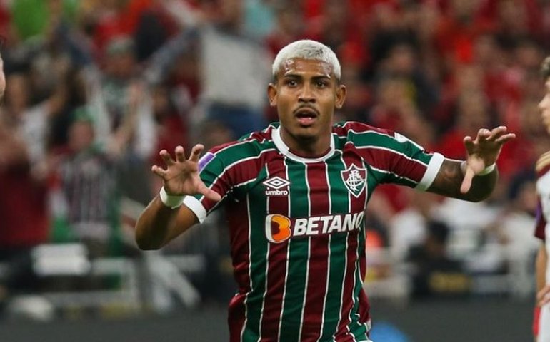 Fluminense reintegra três jogadores flagrados em 'festinha' e afasta John Kennedy novamente